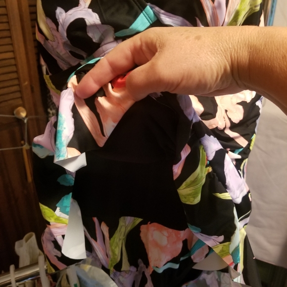 One piece ladies swim suit with skirt - Picture 4 of 9